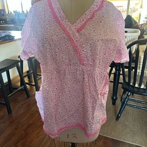 Printed scrub top size 2 XL